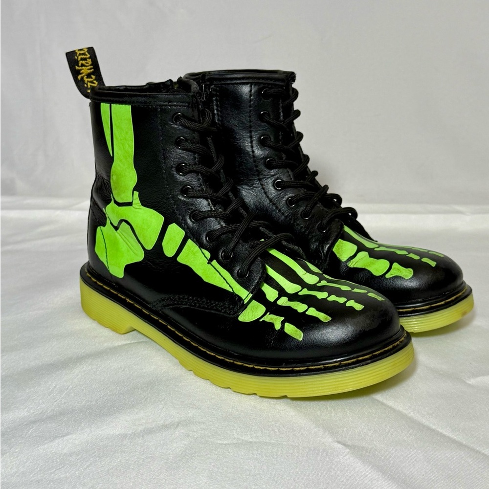Rare Dr. Martens Skelly Glow-in-the-Dark Limited Edition Unisex UK 3 / US 4